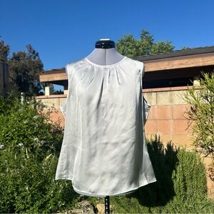 Jones New York Collection Platinum Size 14 Silver Sleeveless Top